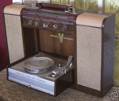 Crown big tabletop shortwave tube radio w/ phonograph