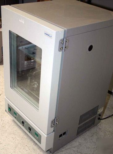 Vwr benchtop shaking incubator model 1575, mint 