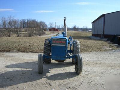 Ford 2000 gas tractor with no 