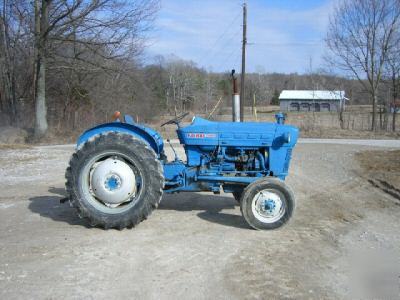 Ford 2000 gas tractor with no 
