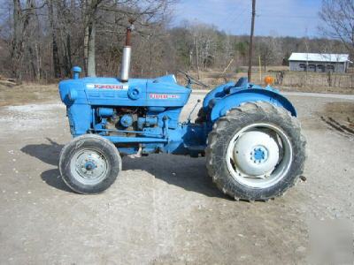 Ford 2000 gas tractor with no 