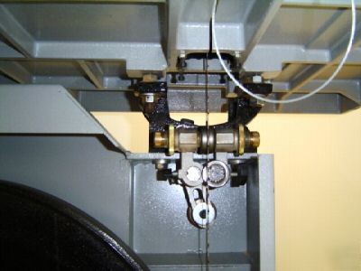 Like new laguna woodworking band saw lt 24 cond w/ base