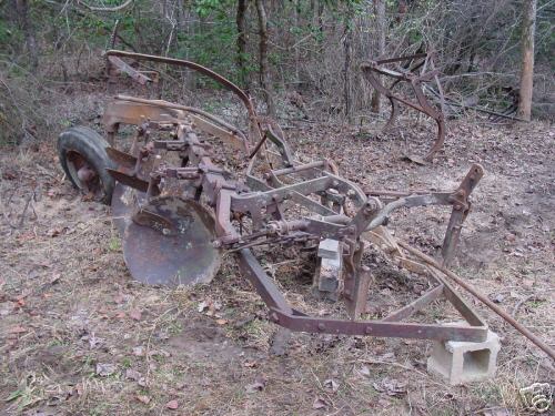 International (farmall) three bottom disc plow