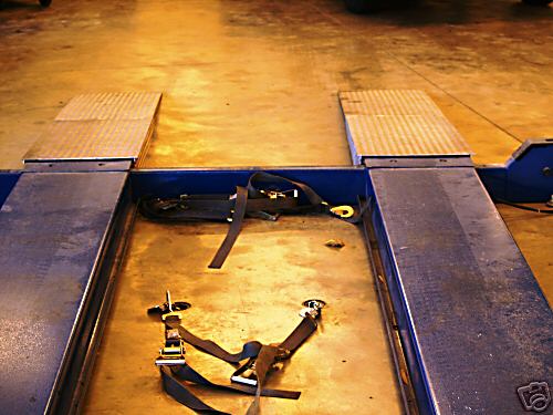 MD600 series mustang dynamometer w/4 post lift&access.