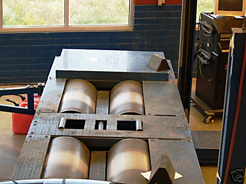 MD600 series mustang dynamometer w/4 post lift&access.