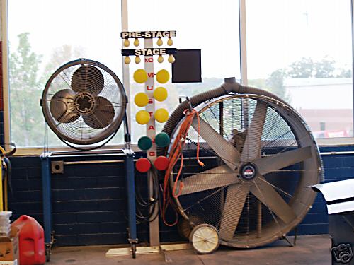 MD600 series mustang dynamometer w/4 post lift&access.