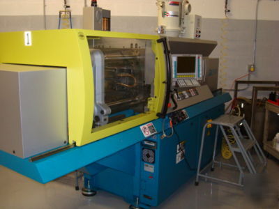 2008 boy 60.5-ton plastic injection molding machine