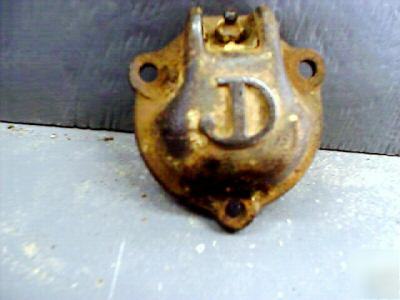 Unstlyed john deere a or b front hub caps with d stamp