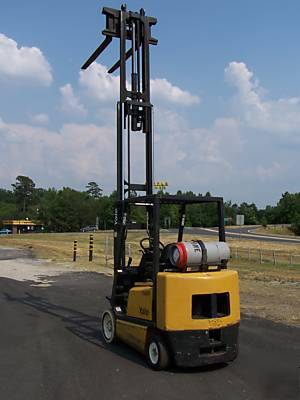 Yale 5000 lb capacity forklift cushion/warehouse