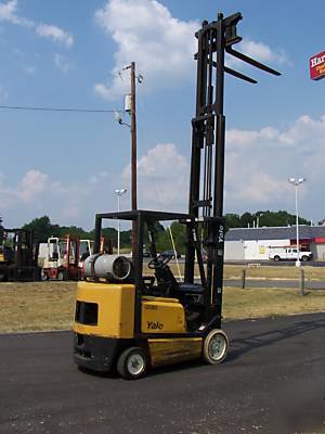 Yale 5000 lb capacity forklift cushion/warehouse