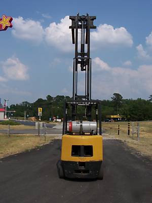 Yale 5000 lb capacity forklift cushion/warehouse