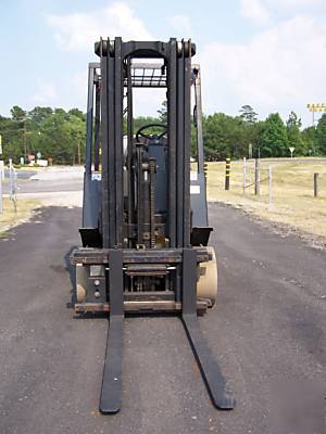 Yale 5000 lb capacity forklift cushion/warehouse