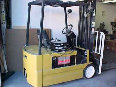 3500 lb,77 x 168 yale electric forklift,s.s.,ps,charger