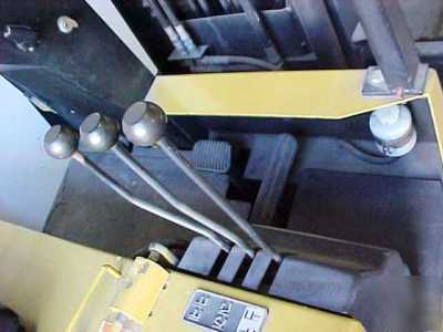 3500 lb,77 x 168 yale electric forklift,s.s.,ps,charger