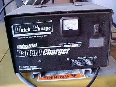 3500 lb,77 x 168 yale electric forklift,s.s.,ps,charger