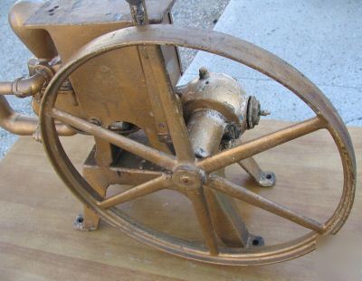 Very old collectable water pump duro bunnett-larsh rare