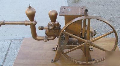 Very old collectable water pump duro bunnett-larsh rare