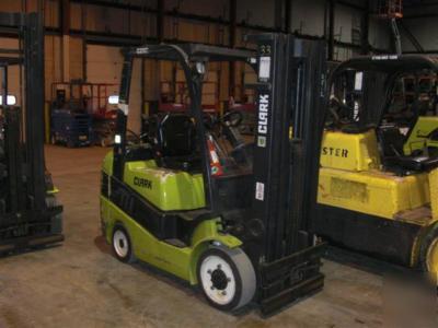 (2005) 5,000# clark cushion tire forklift 4-way valve