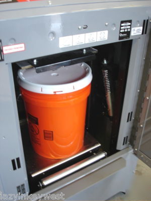 New brand - red devil model 5990 paint mixer/shaker