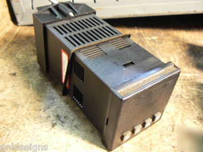 Red lion T48 digital temperature controller T4820000 