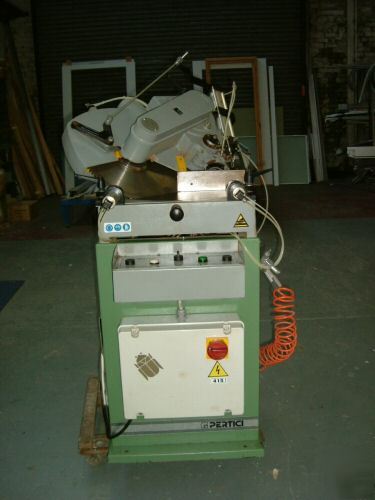 Univer aluminium cutting saw
