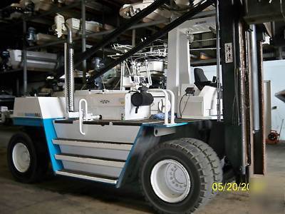 2007 WD230M2 - 38/12 wiggins marina bull fork lift 