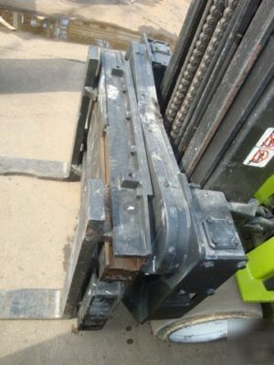 Clark electric fork lift with 360' rotating forks