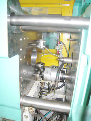 Arburg allrounder 28 ton injection molding machine