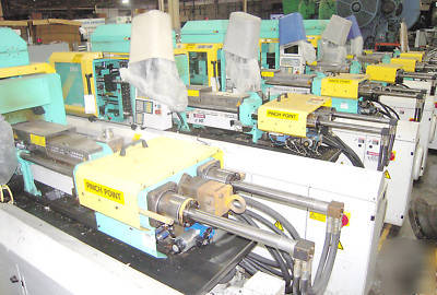 Arburg allrounder 28 ton injection molding machine