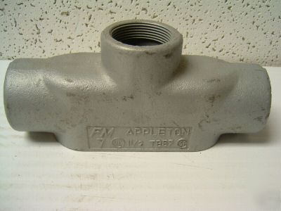 Appleton FM7 condulet fitting 1-1/2