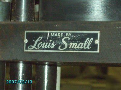 Louis small-service universal tensile tester & instron