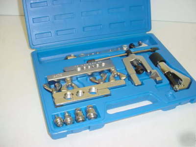 Plumber's tubing and flaring tool kit 