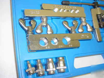 Plumber's tubing and flaring tool kit 