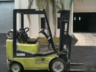 Forklift 1999 clark cgc 20 lpg cushion tire lift truck