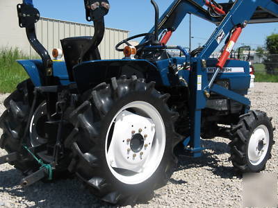 Mitsubishi 31HP 4CYL 4X4 tractor loader - reconditioned