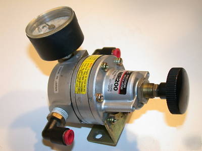Smc air precision regulator with gauge NIR200