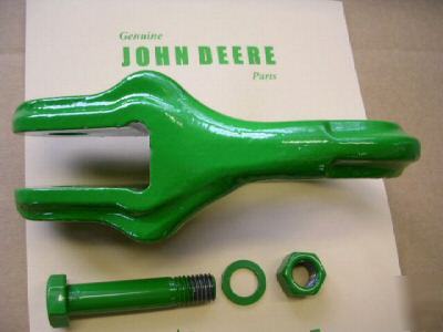 John deere nos plow clevis g 675 a (part # da 75 a)