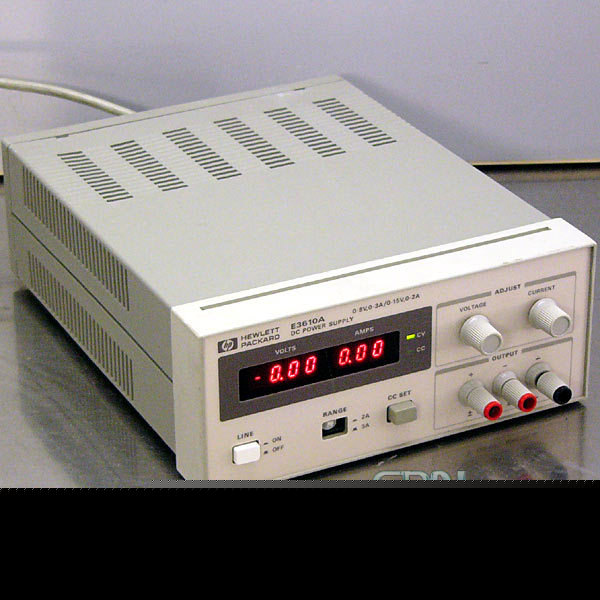 Hp /agilent E3610A regulated dc power supply 30W 15V/8V