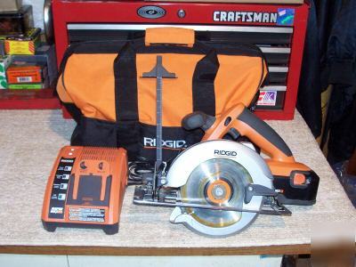 Rigid R8452 cordless saw with case 