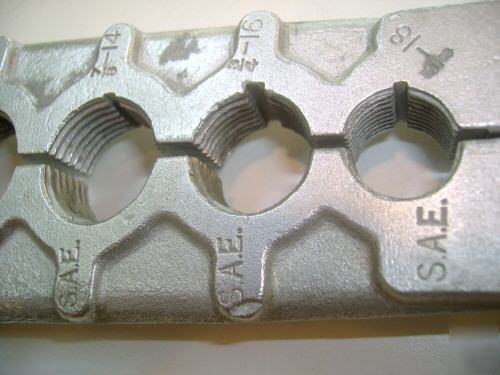 Threading tool rethreading die rethreader thread dies