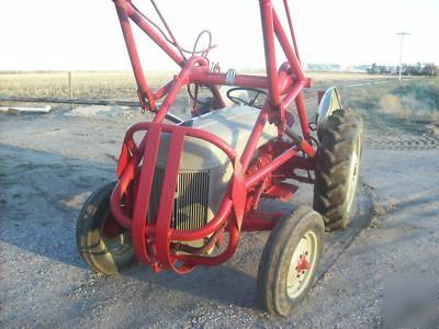 1951 ford 8N tractor w/ loader tach 4 speed