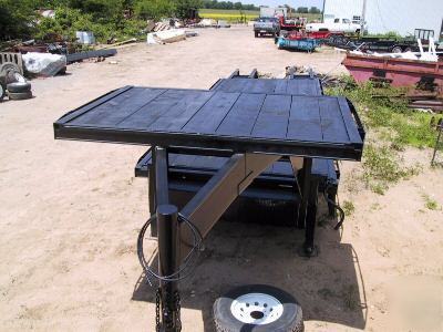 2009 8 x 25 gooseneck equipment dual tandem 20K trailer