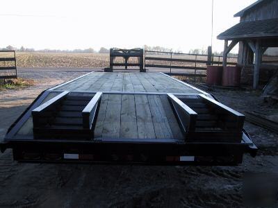 2009 8 x 25 gooseneck equipment dual tandem 20K trailer