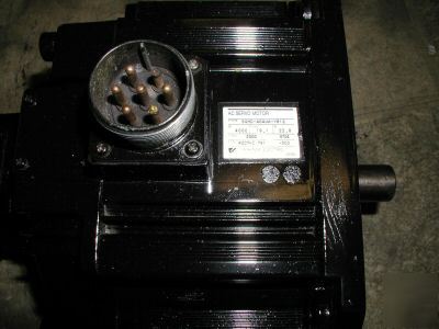 Yaskawa servo motor type sgmd-40AWA-YR12 cnc