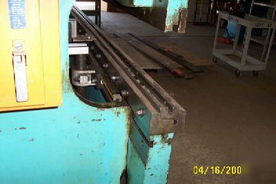 8' power press brake die bed deflection compensator