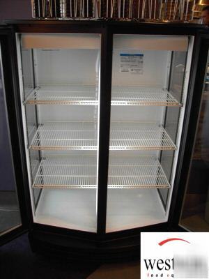 Beverage air refrigerator model MM14GE merchandiser