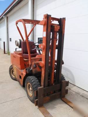 7364 clark gas forklift, air tire, 36