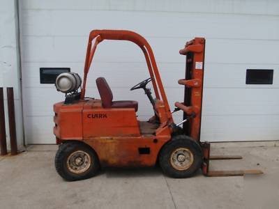 7364 clark gas forklift, air tire, 36