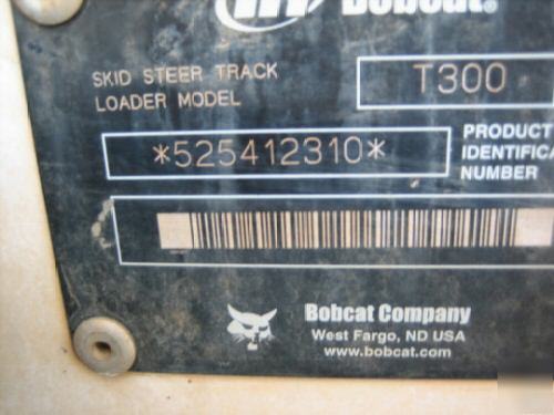 Bobcat T300 skidsteer, yr 2004 track type skid steer