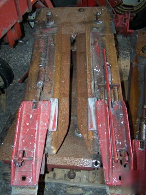 Row unit for ih 900 or 1000 series corn head